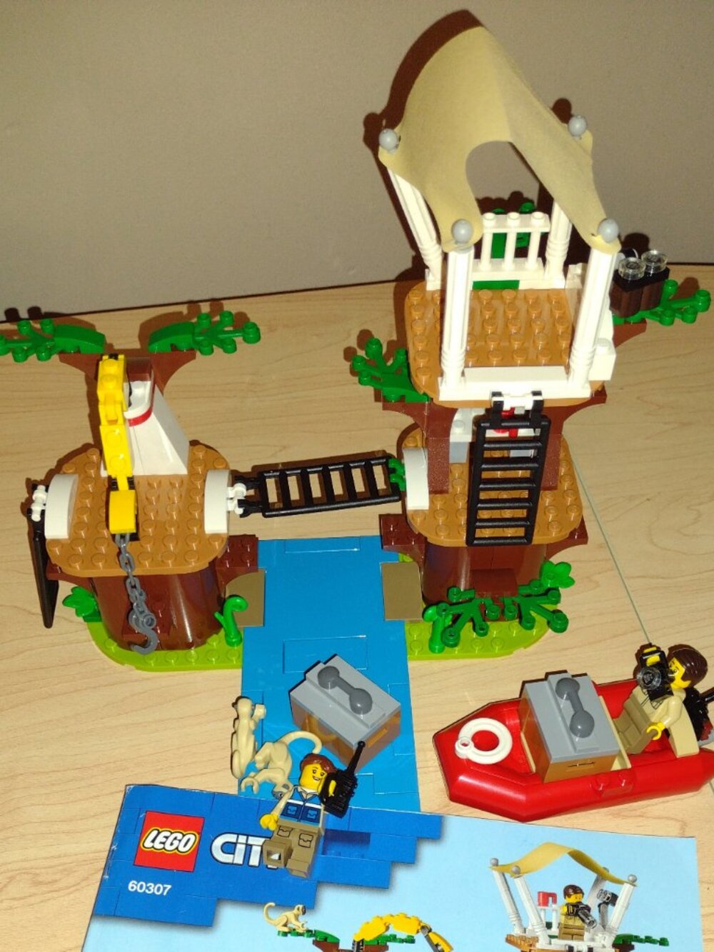 LEGO Wildlife Rescue Camp with over 500 pieces and box, 60307 - Picture 6 of 13